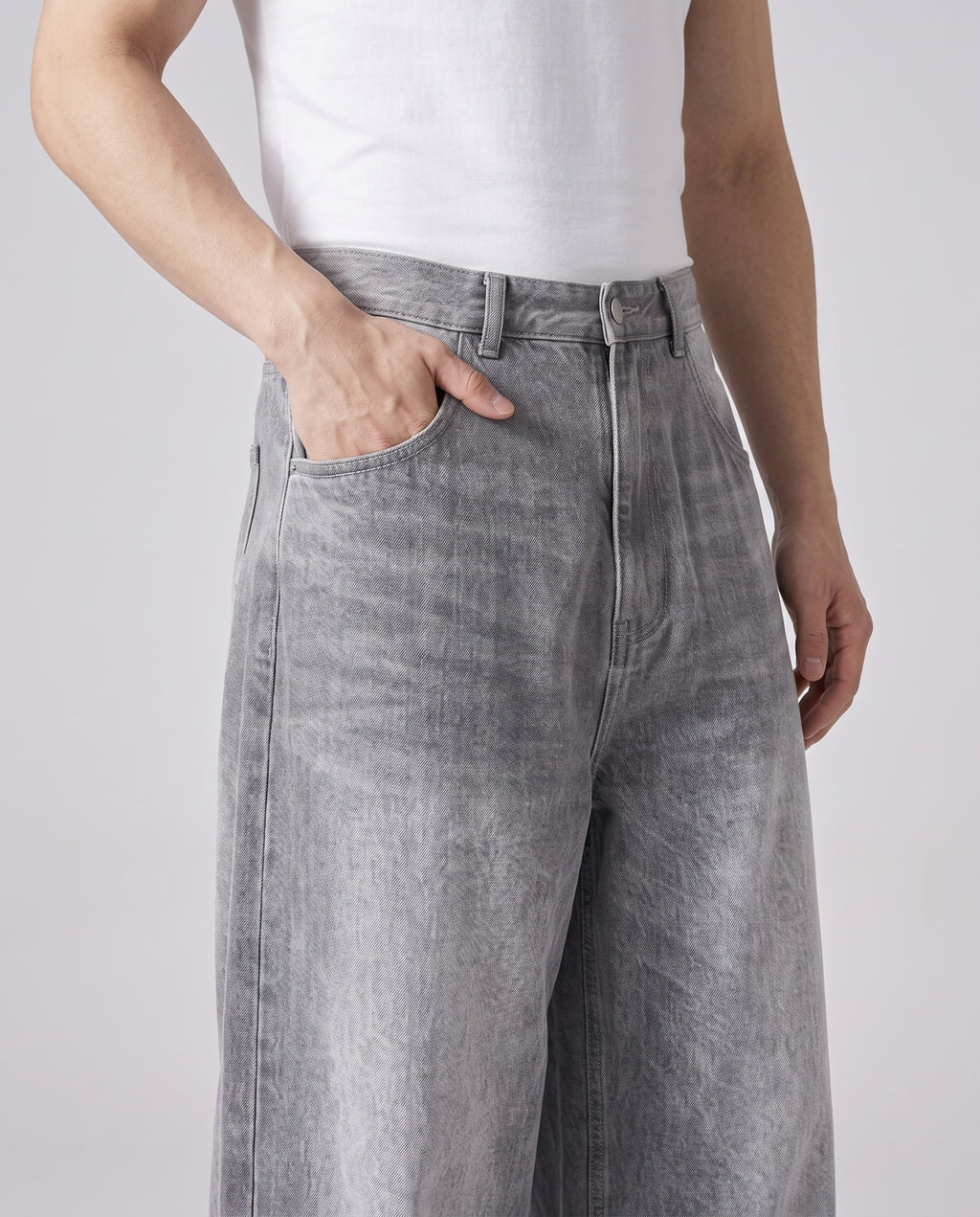 Maxout Jeans Polar White on model — waist and pocket detail