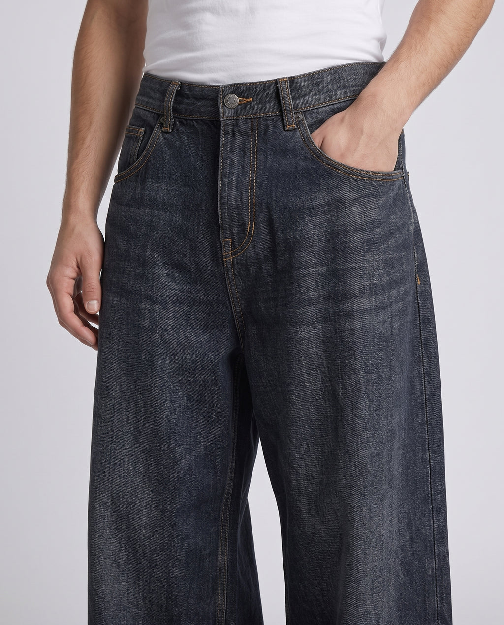 Big Easy Jeans Night Bloom on model — waist and pocket detail